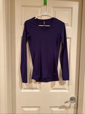 Under Armour Women's Deep Purple Long-Sleeve V-Neck Performance Top